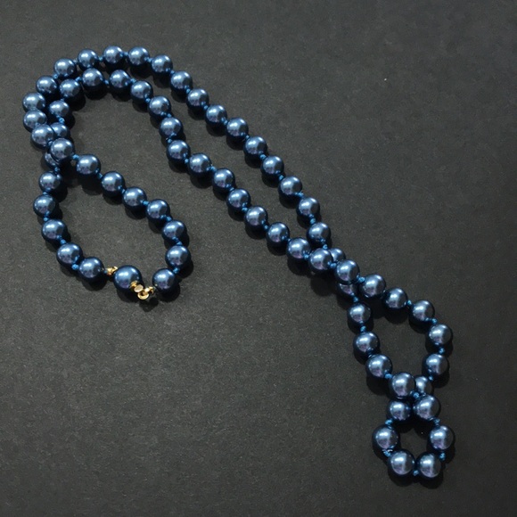 Vintage Hand Knotted Steel Blue Faux Pearl Necklace; 24"; Ball Bead Clasp - Picture 4 of 8